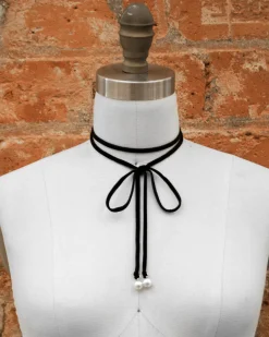 Joomi Lim Louis Choker